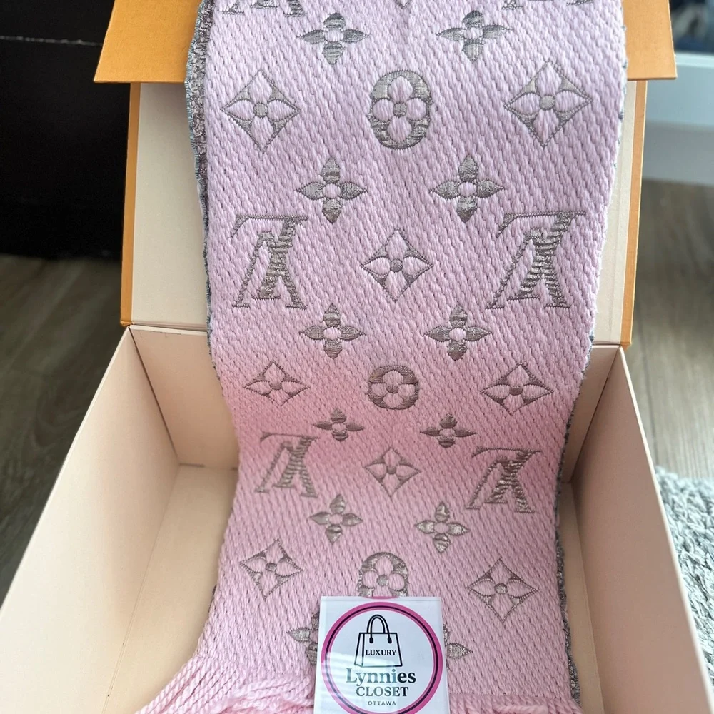 PINK AND GOLD LOGOMANIA - Picture 6 of 8